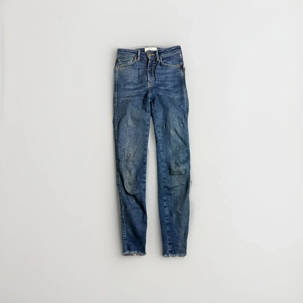 We The Free Womens Dark Wash High Rise Raw Hem Skinny Jeans Size 26 Sexy